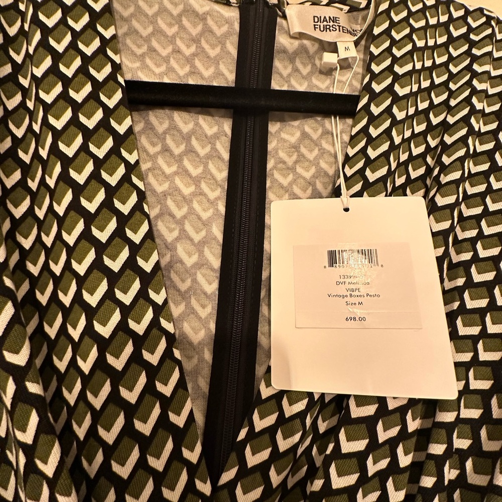DVF Jumpsuit vintage  Boxes Pestto size M new with tags